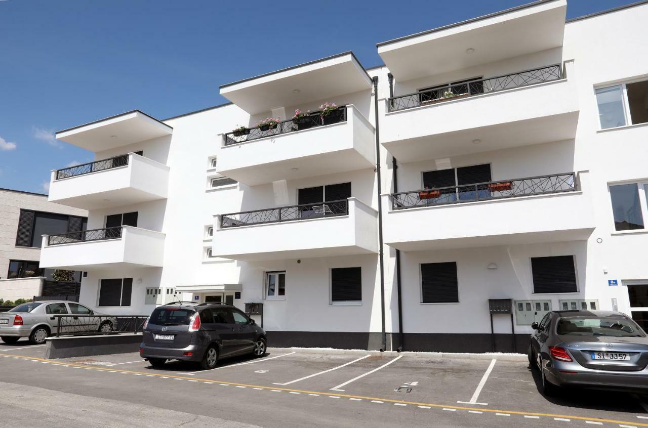 Apartment Little Marijeta Trogir Buitenkant foto