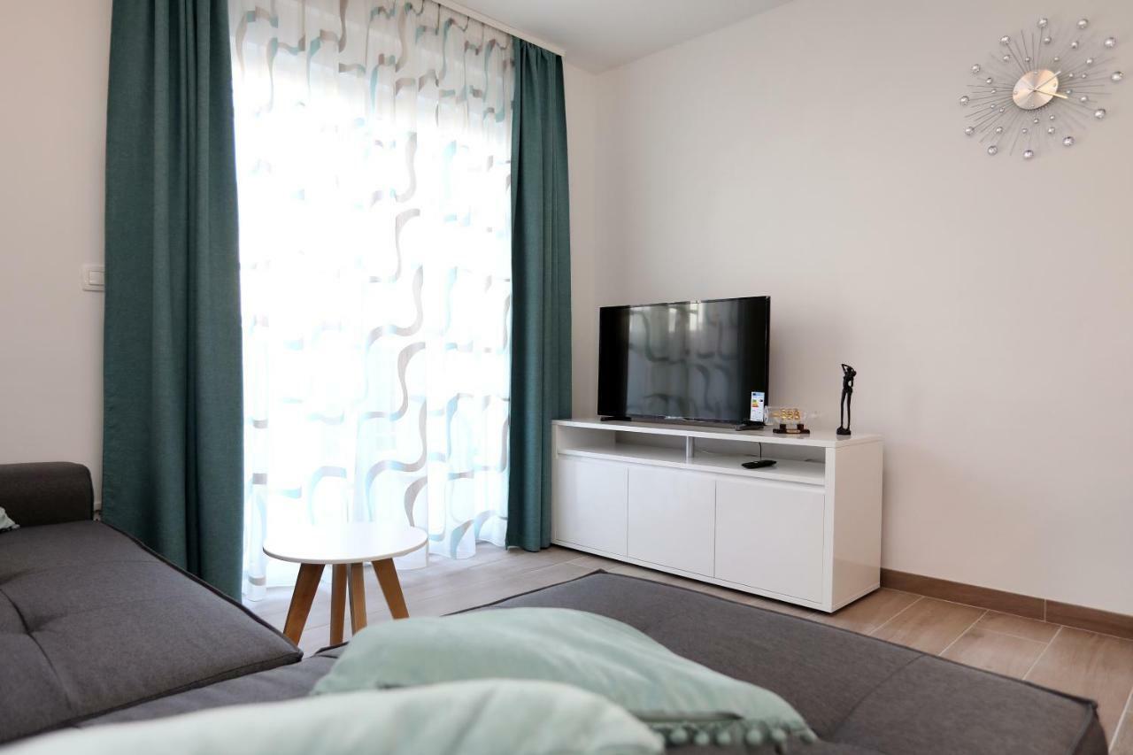 Apartment Little Marijeta Trogir Buitenkant foto