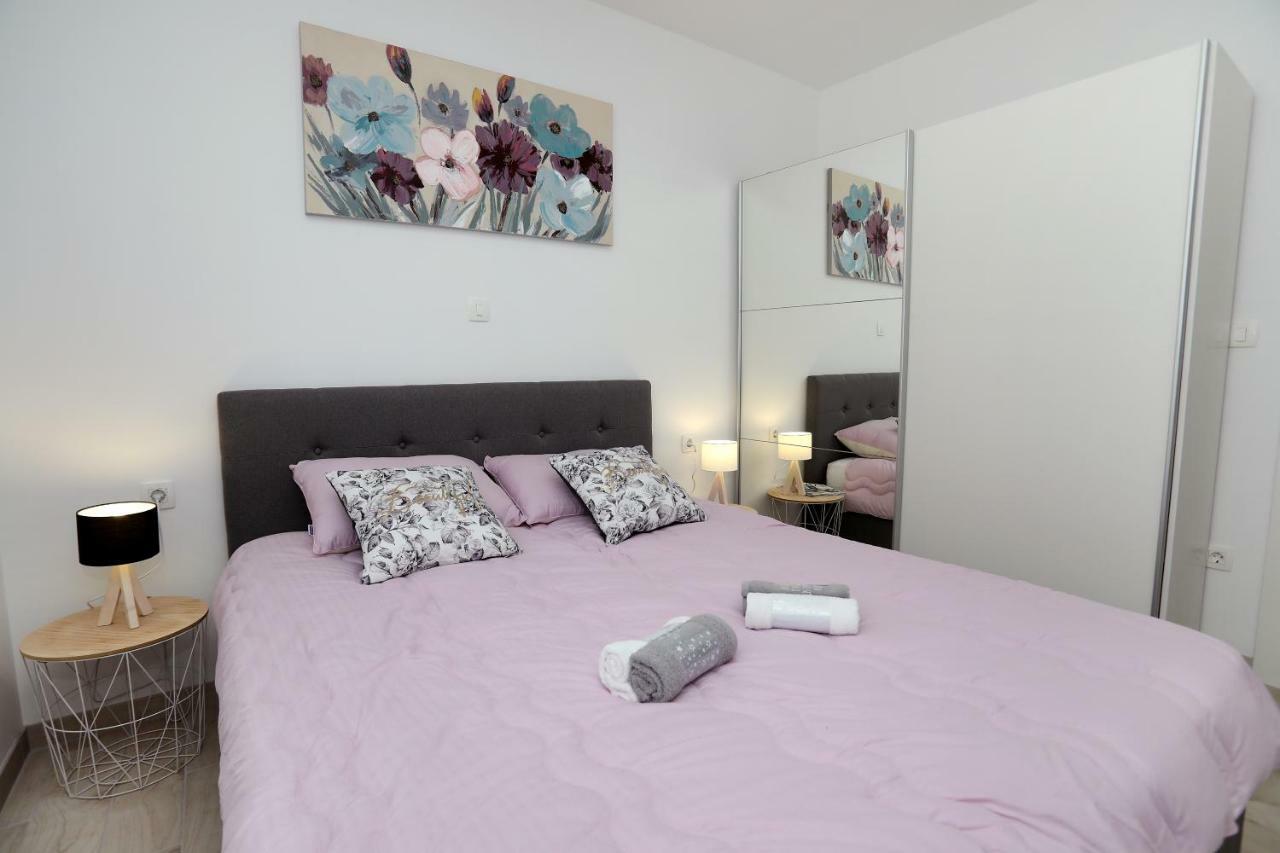 Apartment Little Marijeta Trogir Buitenkant foto