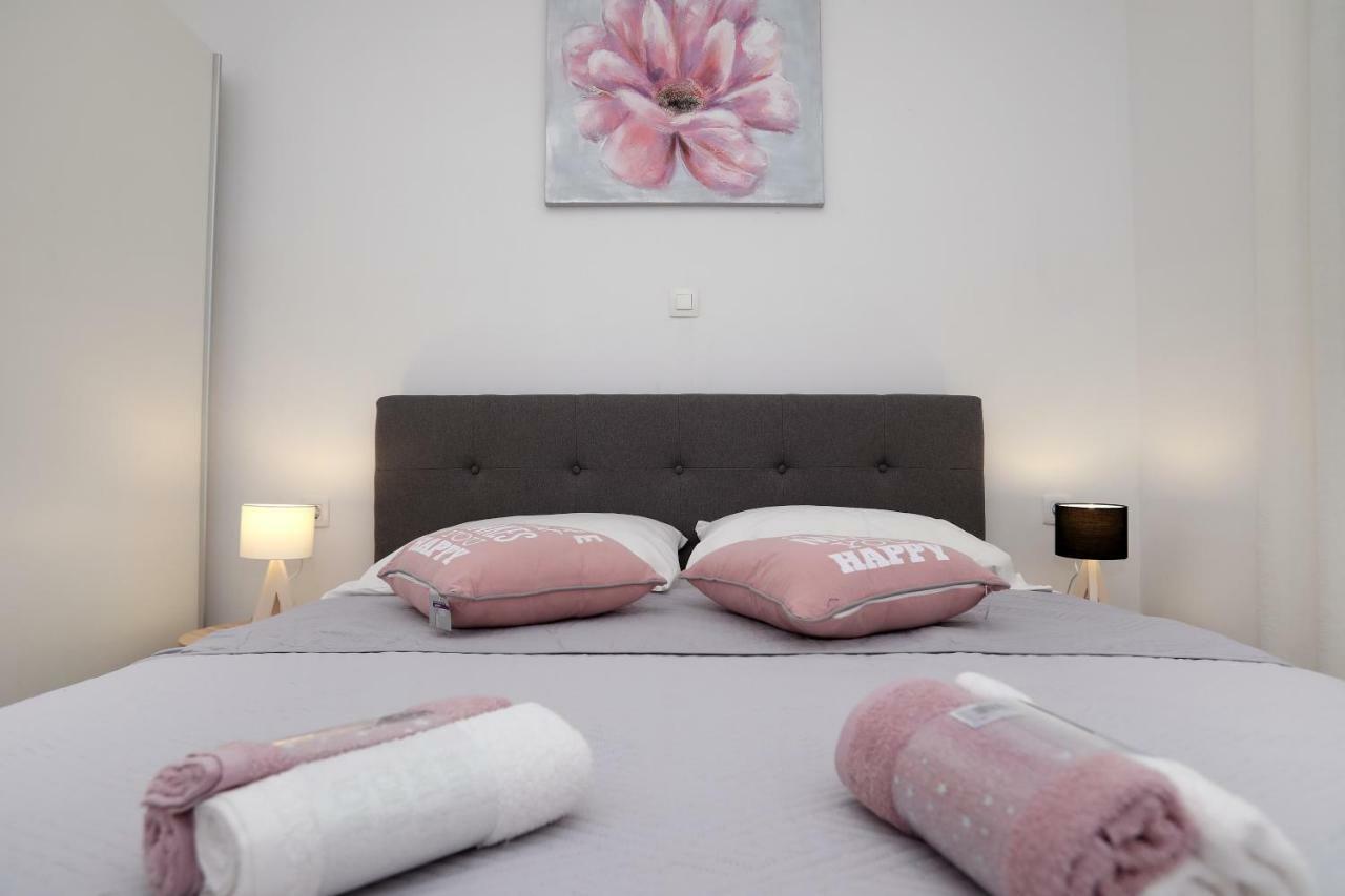 Apartment Little Marijeta Trogir Buitenkant foto